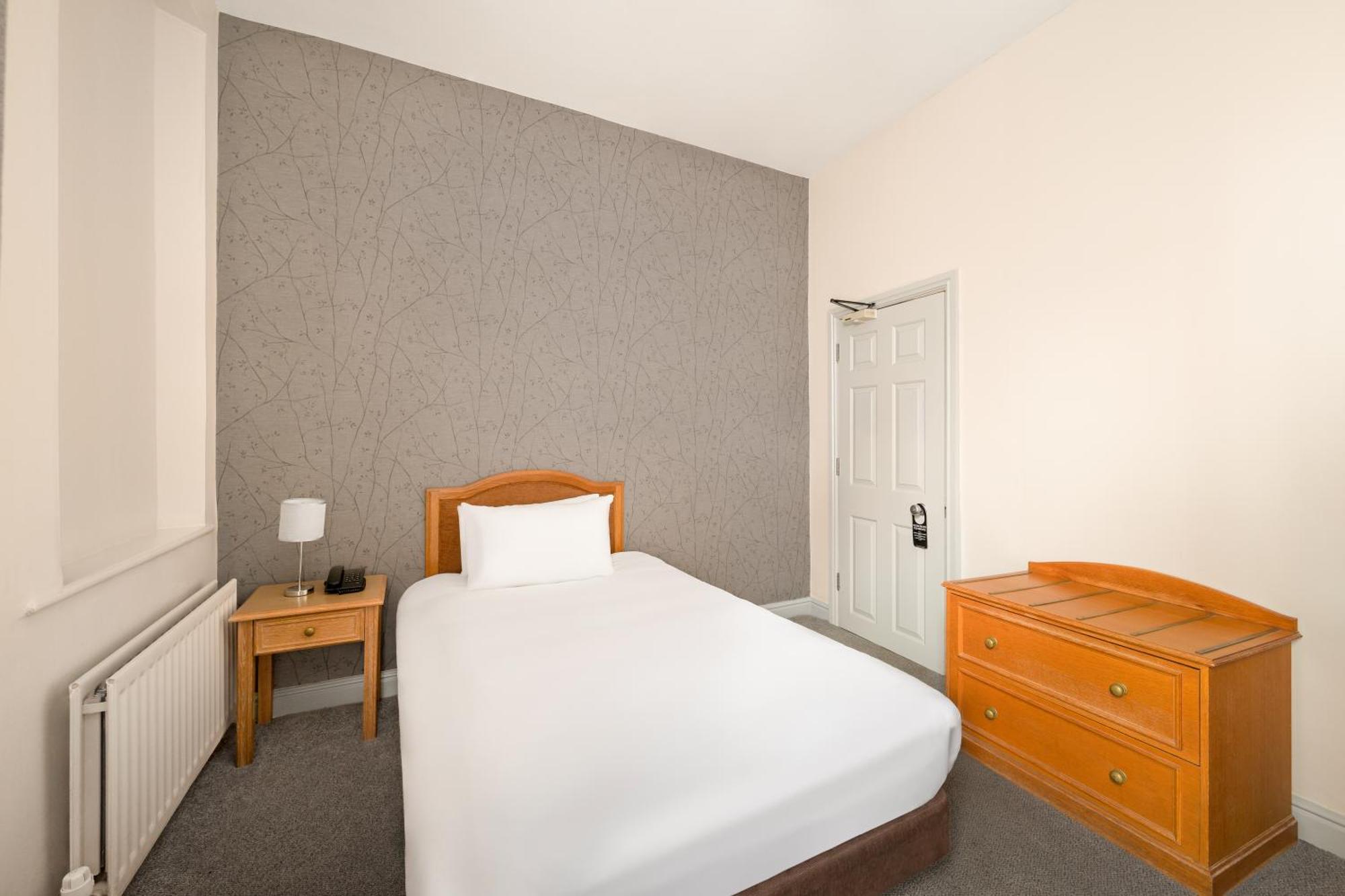 The County Hotel 3*